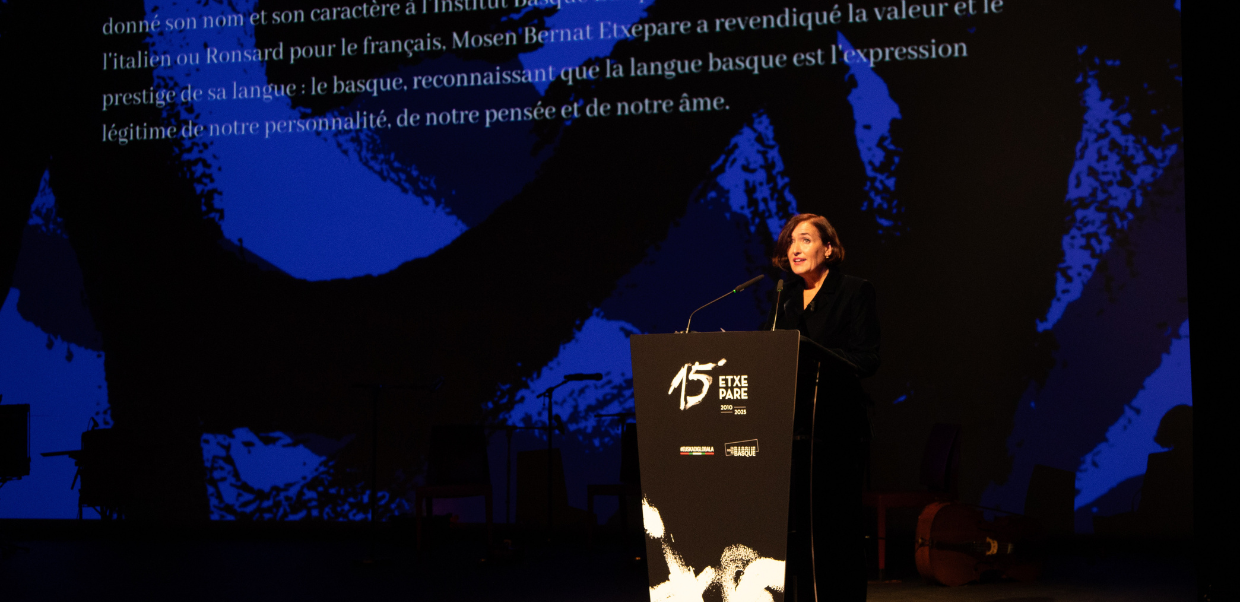 Irene Larraza Etxepare Euskal Institutuaren 15. urteurren ospakizunean, Frantziako Liburutegi Nazionalean