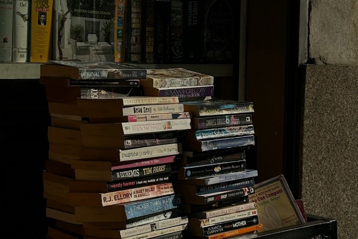 Ça Colle au Basque: itzulpena (2026)