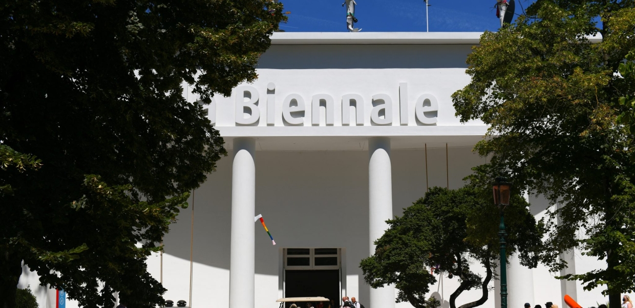 Biennale Sessions: Mikel Onandia