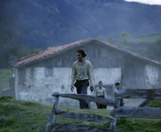 Handia will open the Different! film festival of Paris
