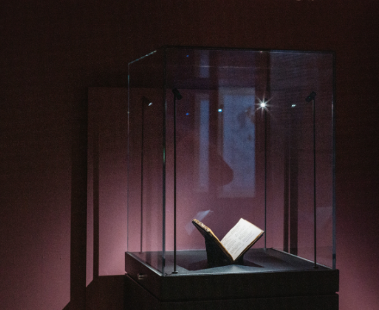 El Museo Vasco de Bayona expone el primer libro impreso en euskera