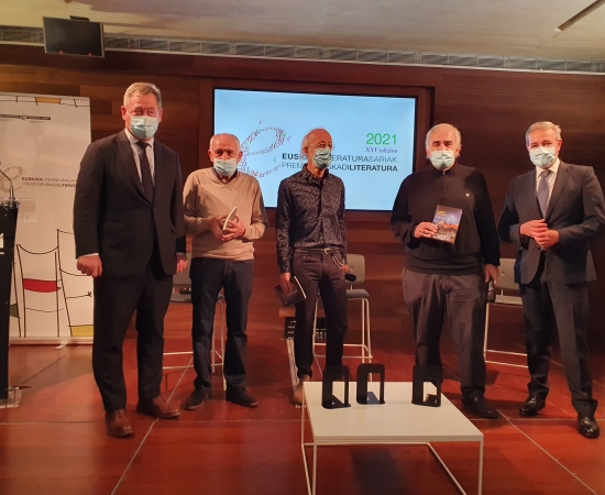 Premios Euskadi de Literatura 2021: Lizarralde, Lertxundi, Elosegi, Gururtxaga, Rodríguez, De Isusi y Reparaz